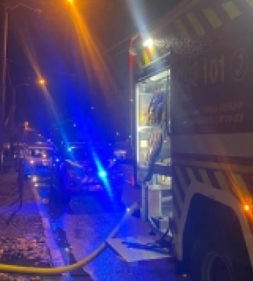 У Рівному вогнеборці врятували двох людей, які потрапили у вогняну пастку