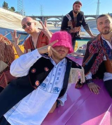 Kalush Orchestra заспівали Stefania в центрі Львова: потужне відео