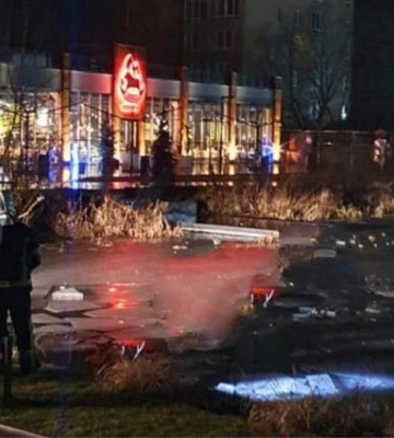 Пішов під кригу: вночі у Львові з озера підняли тіло чоловіка