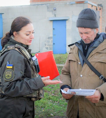 У прифронтових районах на Запоріжжі гвардійці роздали інформаційний вісник МВС