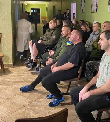 У медзакладі Луцька для поранених бійців влаштували концерт різдвяної музики