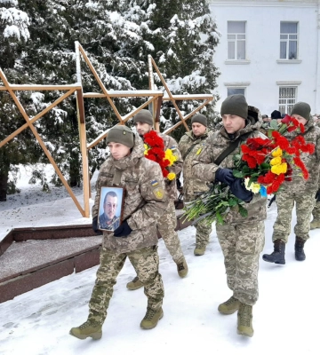У Ромнах попрощались із героєм