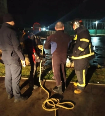 Троє чоловіків провалилися під кригу у Львові, один загинув
