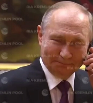 Путин позвонил школьнице из оккупированной Запорожской области: &quot;Огурчиков пришлешь? Буду ждать подарков новогодних&quot;. ВИДЕО