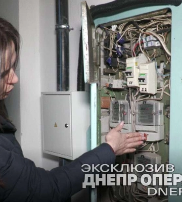 Перепадів напруги більше не буде: у Дніпрі на Богдана Хмельницького замінили електропроводку