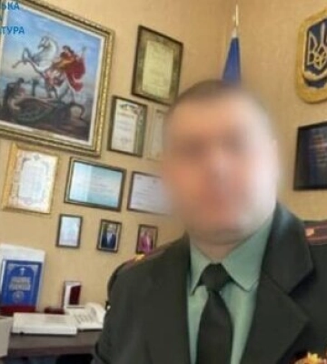 Надавав військовим РФ місця проживання та медичну допомогу. Ексначальника херсонської колонії будуть судити з держзраду