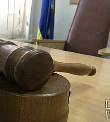 На Днепропетровщине горожанин публично демонстрировал коммунистическую символику
