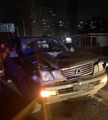 В спальному районі Одеси автомобіль на смерть збив пішохода