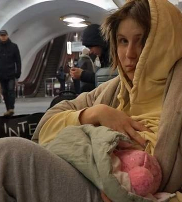 "Мадонна из киевского метро": как сейчас живет украинка из известной на весь мир фотографии