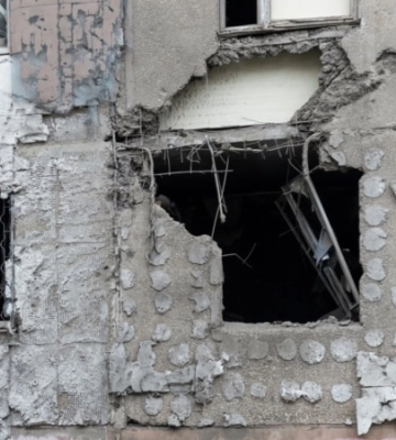 Рашисти обстріляли пологове відділення лікарні у Херсоні (ФОТО)
