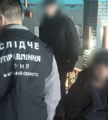 Иностранец пытался без разрешения матери вывезти двух малолетних детей за границу