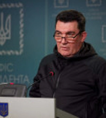 Данилов: &quot;россия начала хоронить свои бомбардировщики, когда поняла, что мы можем их доставать&quot;