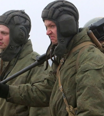 Російські військові збили людину в Маріуполі