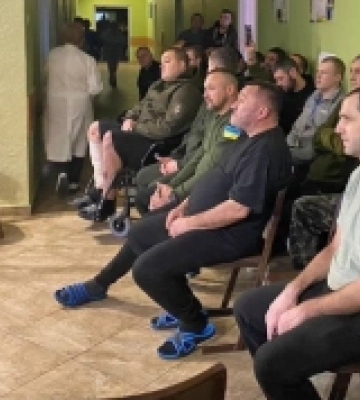 Для поранених бійців у медзакладі Луцька влаштували концерт різдвяної музики