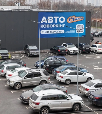 В Києві відкрили перший автоковоркінг: доступний потужний інтернет та доставка їжі