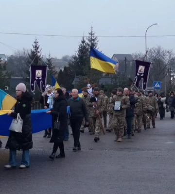 Громада на Рівненщині провела в останню дорогу двох Героїв