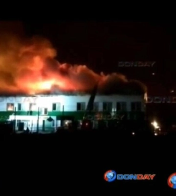 У Ростовський області вночі згоріла казарма (відео)
