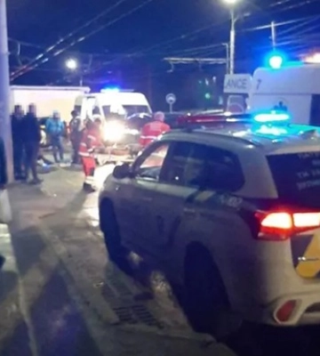 У Вінниці Lexus збив двох дітей