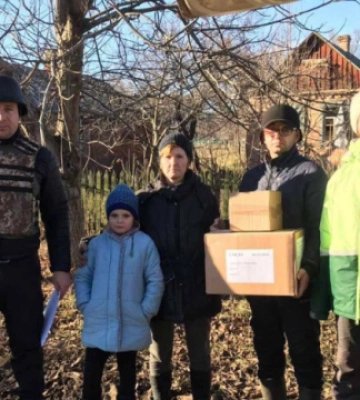 На Донетчине при поддержке ЮНИСЕФ обеспечили теплой одеждой около двух тысяч детей
