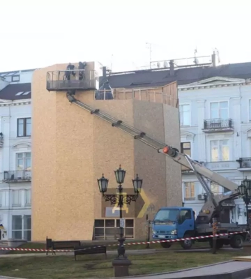 В Одесі почали демонтаж пам&#039;ятника Катерині II