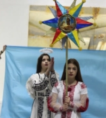 Маланка, Коза й пампухи: до Луцька завітав Львівський різдвяний вертеп. ФОТО, ВІДЕО