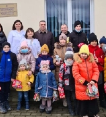У громаді на Волині сімейна лікарка влаштувала новорічне свято для дітей. ФОТО