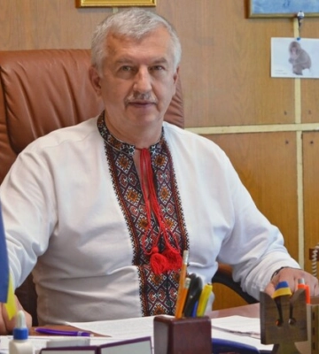 Мер Лебедина звернувся в СБУ через те, що в школу міста прийшов Дід Мороз