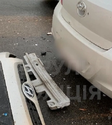 У Луцьку на перехресті побилися два Hyundai (фото, відео)