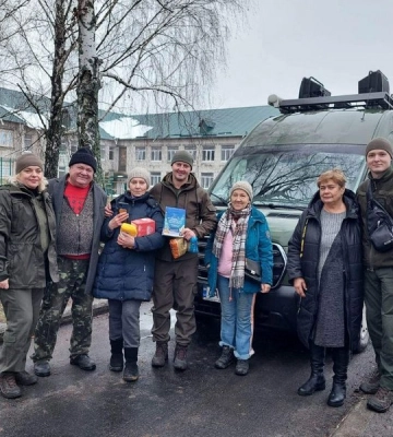 Гвардійці передали гуманітарну допомогу мешканцям деокупованих населених пунктів Київщини