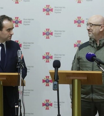 Франція продовжить надавати Україні озброєння для захисту неба та землі – Резніков