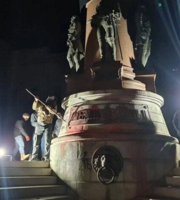 В Одесі демонтували пам&#039;ятник Суворову