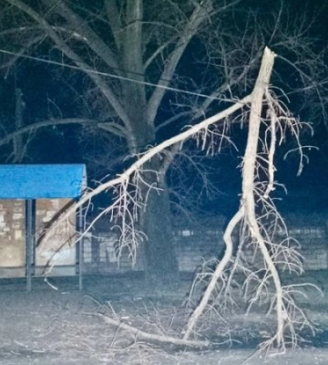 Ворог тричі за ніч обстріляв Дніпропетровщину з важкої артилерії