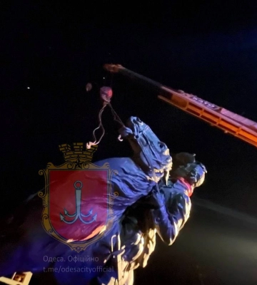 В Одессе снесли памятник Екатерине II
