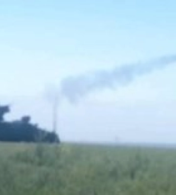 В Киеве прогремели взрывы — работает ПВО, обломки ракеты РФ повредили дом и машину