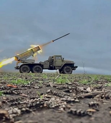 На Запорізькому та Херсонському напрямках ворог продовжує обстріли населених пунктів