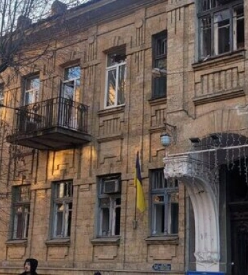 Рашисти обстріляли кардіологічний диспансер у Херсоні, постраждали 2 особи, - ОП. ФОТОрепортаж