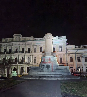В Одессе снесли памятник Екатерине II