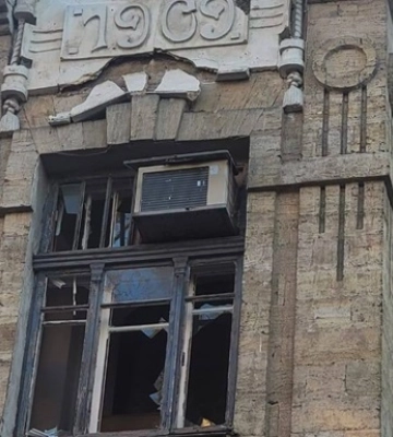 Рашисти обстріляли кардіологічний диспансер у Херсоні, постраждали 2 особи, - ОП. ФОТОрепортаж
