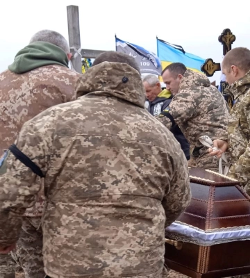 На Дніпропетровщині попрощаються з двома військовими, що загинули на Донеччині