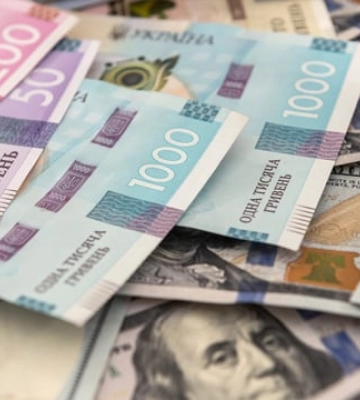 Долар в обмінниках трохи здешевшав: курс валют в Україні 29 грудня