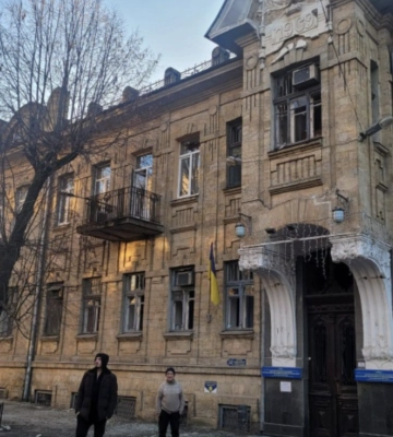 Рашисты обстреляли кардиологический диспансер в Херсоне, пострадали 2 человека, - ОП. ФОТОрепортаж