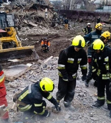 Падіння ракети у Дарницькому районі столиці: відео наслідків