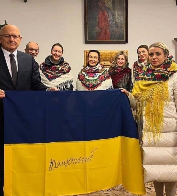 Волонтери «Рівне Разом» вручили меру Любліна нагрудний знак від Залужного