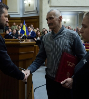 Президент вручив орден «Золота Зірка» рідним загиблого Героя з Волині Віталія Пархомука