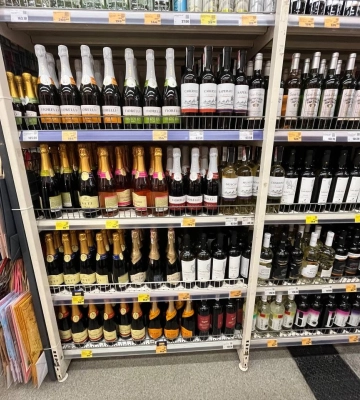Ікра, мандарини, ковбаса: що почім в одеських супермаркетах, - ФОТО