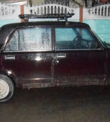 Чоловік, який викрав у Сарнах авто, обікрав ще й готель