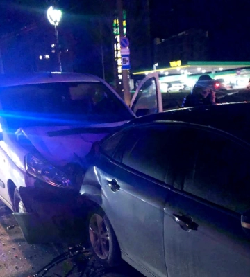 У Луцьку п&#039;яний водій не дотримав дистанції та врізався в авто 