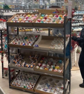 Закарпатські патрульні перевіряють, чи продають у магазинах області піротехнічні вироби