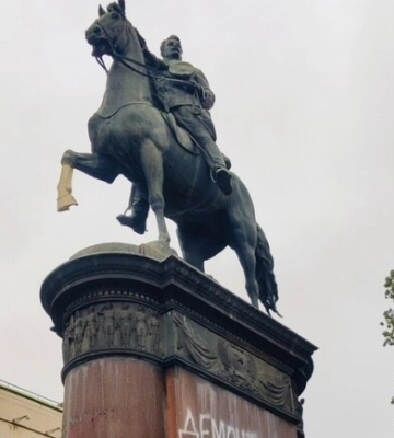В Киеве хотят снести памятники Щорсу, Ватутину, Пушкину и Чкалову