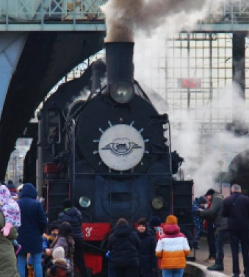 Сюрприз до зимових свят: у Львові курсуватиме казковий ретро-поїзд (ФОТО)